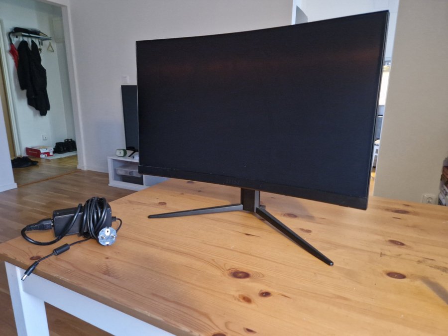 144Hz curved monitor från MSI