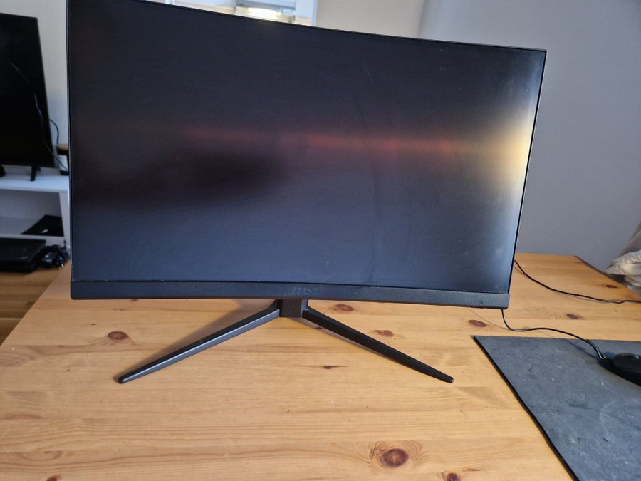 144Hz curved monitor från MSI