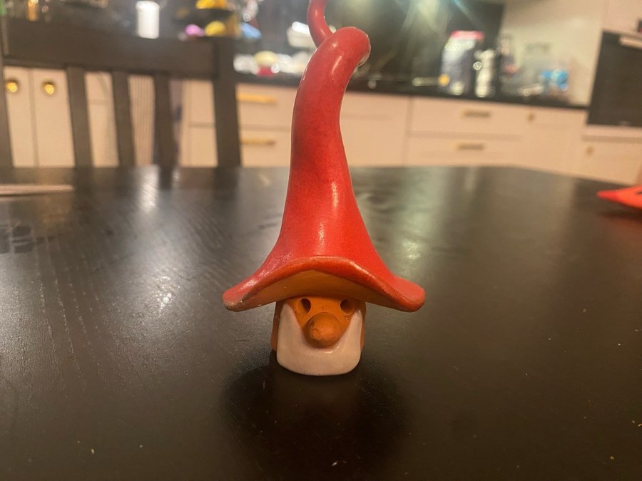 Tomte i keramik