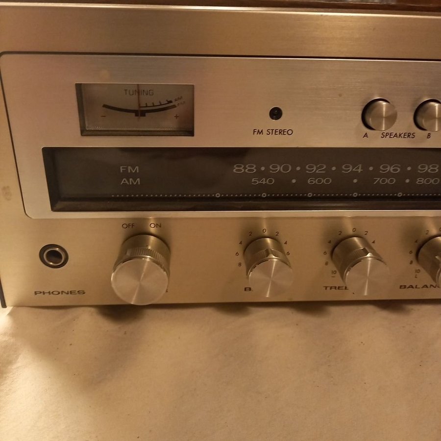 Kenwood KR-2600 Stereo Receiver