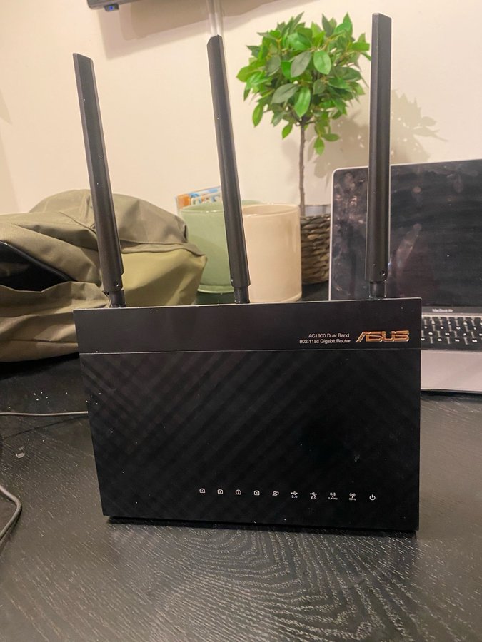 ASUS AC1900 Dual Band 802.11ac Gigabit Router