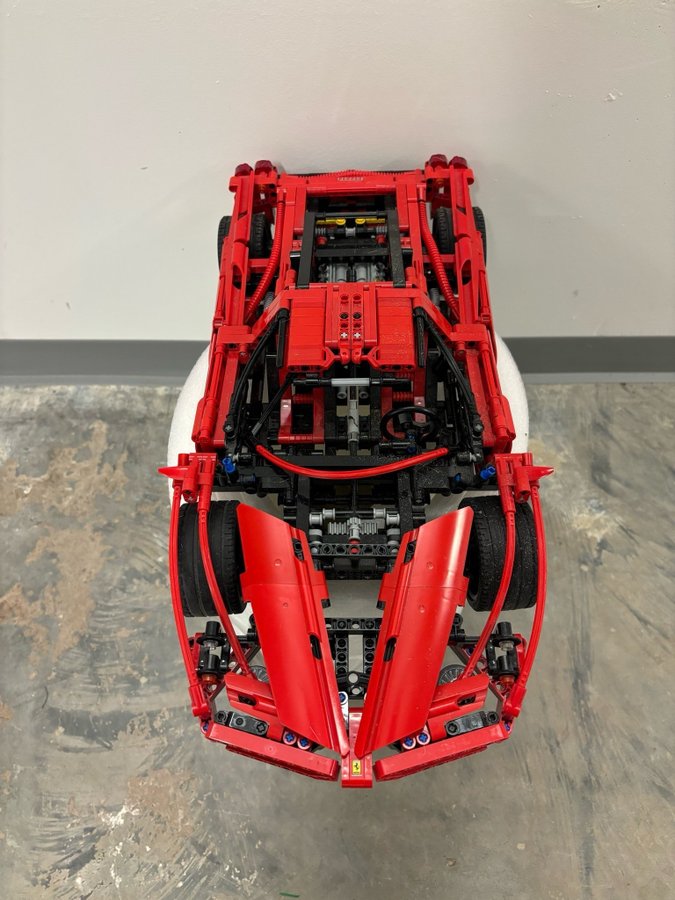 LEGO Technic Ferrari 488 GTE