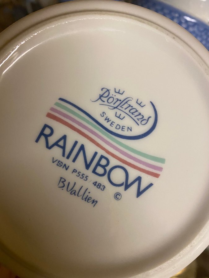 Rainbow des Bertil Vallien flr Rörstrand mjölkkanna nyskick