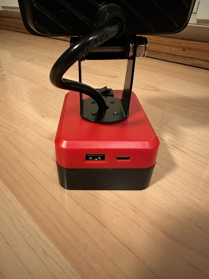 Arbetslampa med USB-laddning för Milwaukee M18 Batteri