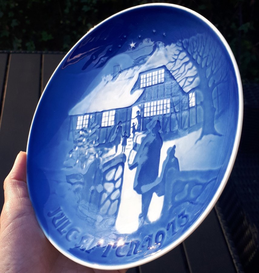 1973 Bing  Grondahl Like-New Christmas Plate. Buy up to 6 = pay shipping for 1!