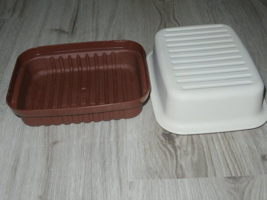 Tupperware liten brödburk/ burk för knäckebröd blanda bröd u.a. fint beg skick