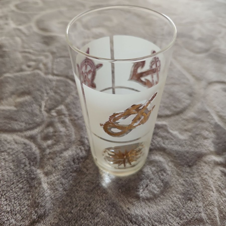 Glas med nautiska motiv