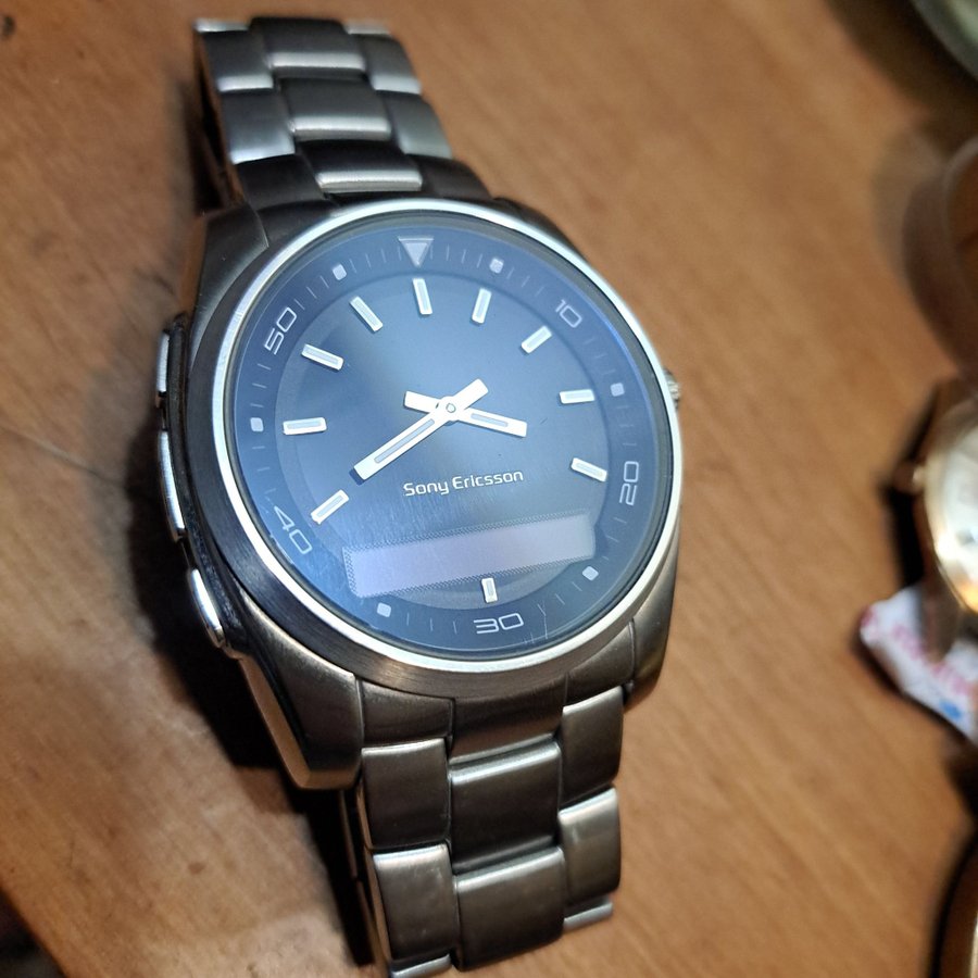 Sony Ericsson MBW-150 Smartwatch