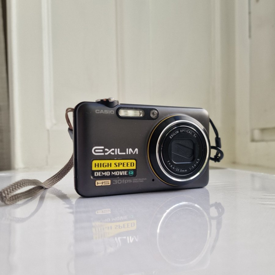 Casio Exilim EX-FC100 kompaktkamera