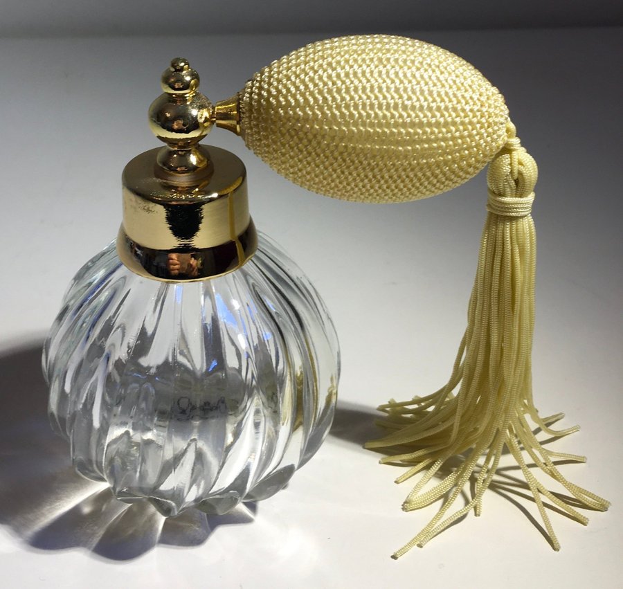 Lisbeth Dahl Perfume Bottle Glasflaska en gammeldags parfym flaska med pump