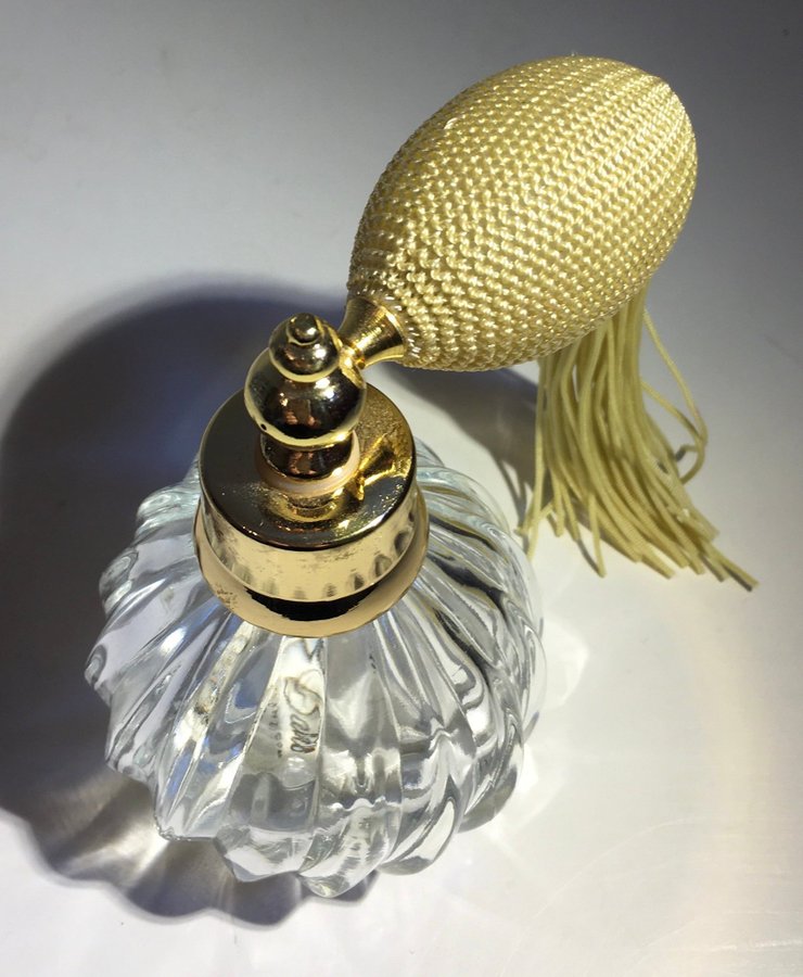 Lisbeth Dahl Perfume Bottle Glasflaska en gammeldags parfym flaska med pump