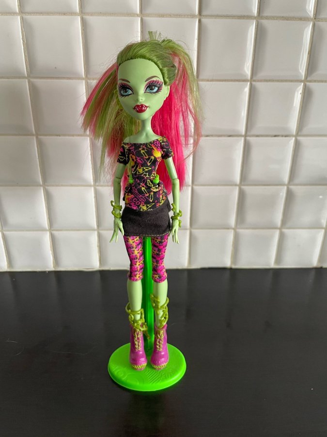 Monster High WAVE 1 Retired Venus McFlytrap 2011