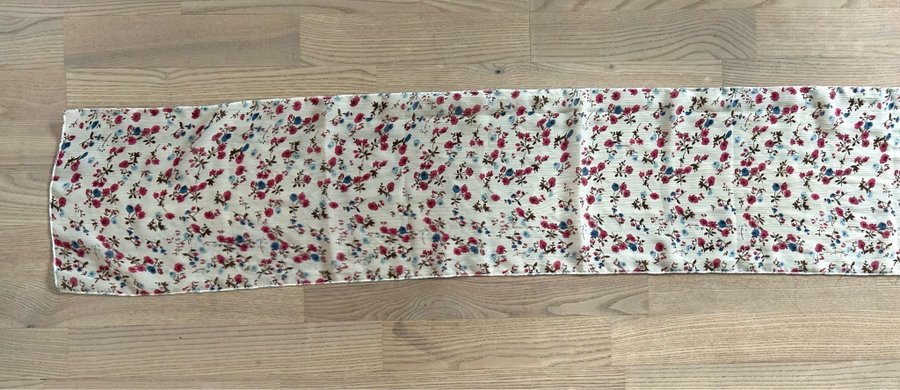 Scarf halsduk sjal rektangulär blommor vår sommar vit rosa