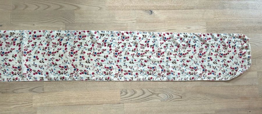 Scarf halsduk sjal rektangulär blommor vår sommar vit rosa