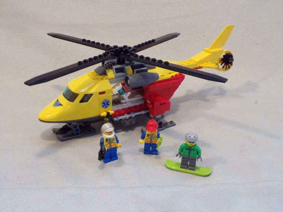 Lego City 60179 ambulance helicopter