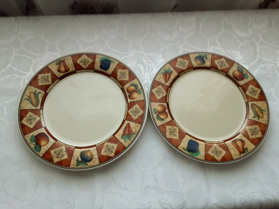 2 st Tallrikar "Banbury Fayre " Staffordshire tablevare England.