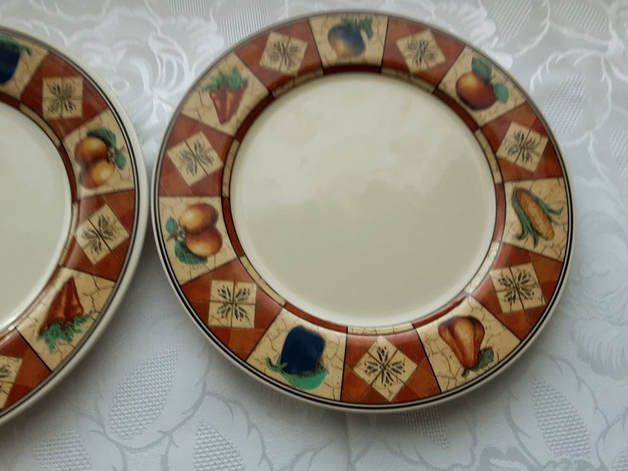 2 st Tallrikar "Banbury Fayre " Staffordshire tablevare England.