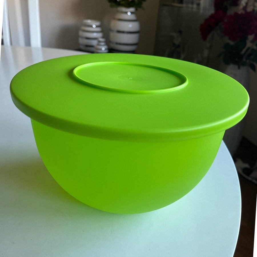 Tupperware skål med lock 2,5 lit