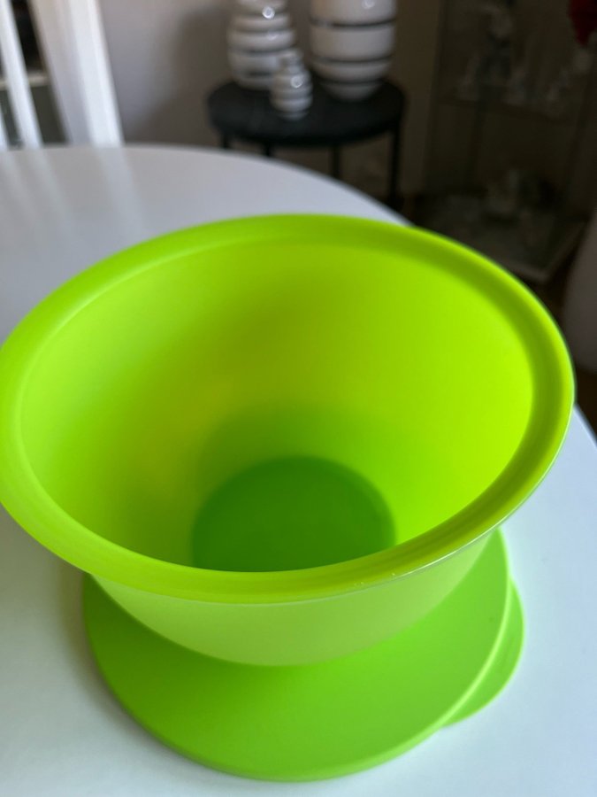 Tupperware skål med lock 2,5 lit