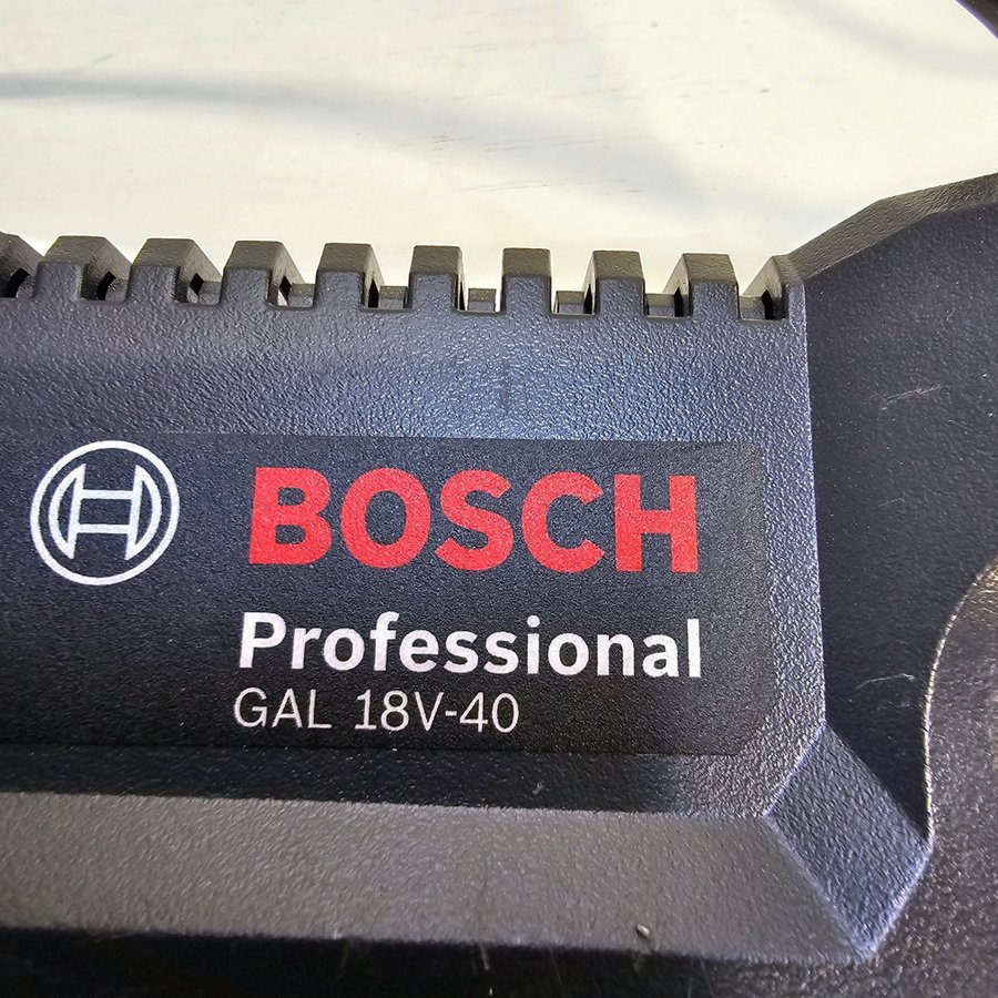 Bosch GAL 18V-40 Laddare