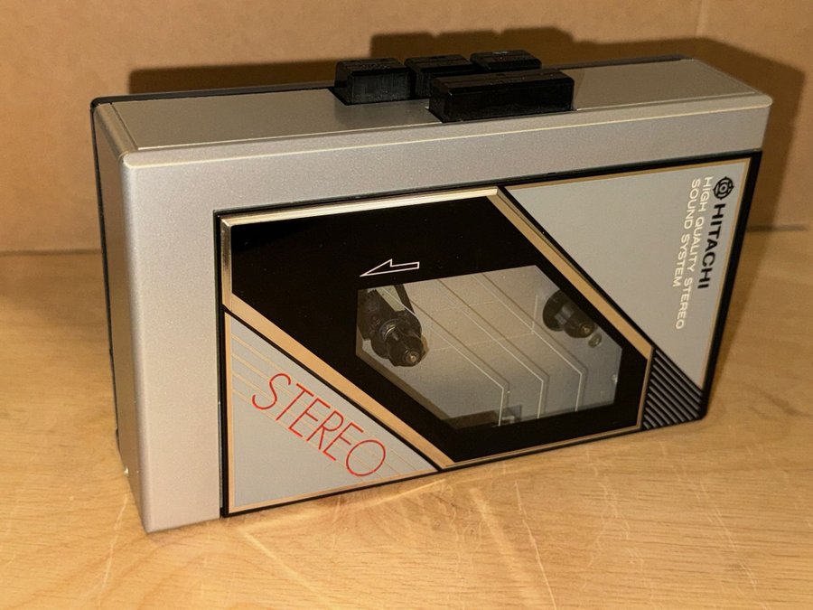 Hitachi CP-100 Stereo Cassette Player Freestyle