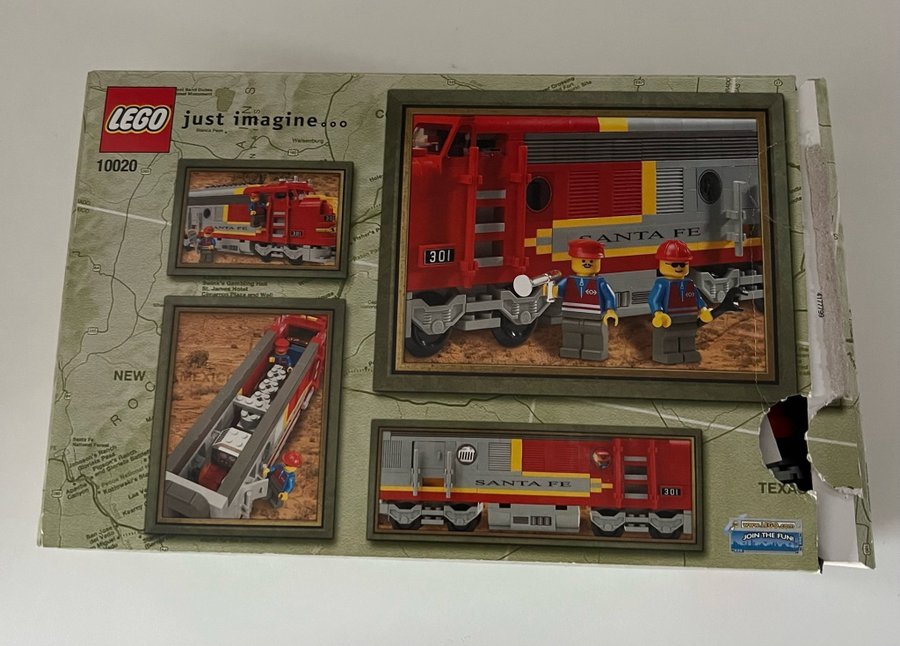 LEGO® City 10020, Santa Fe Locomotive. År 2002. Fint begagnat skick.