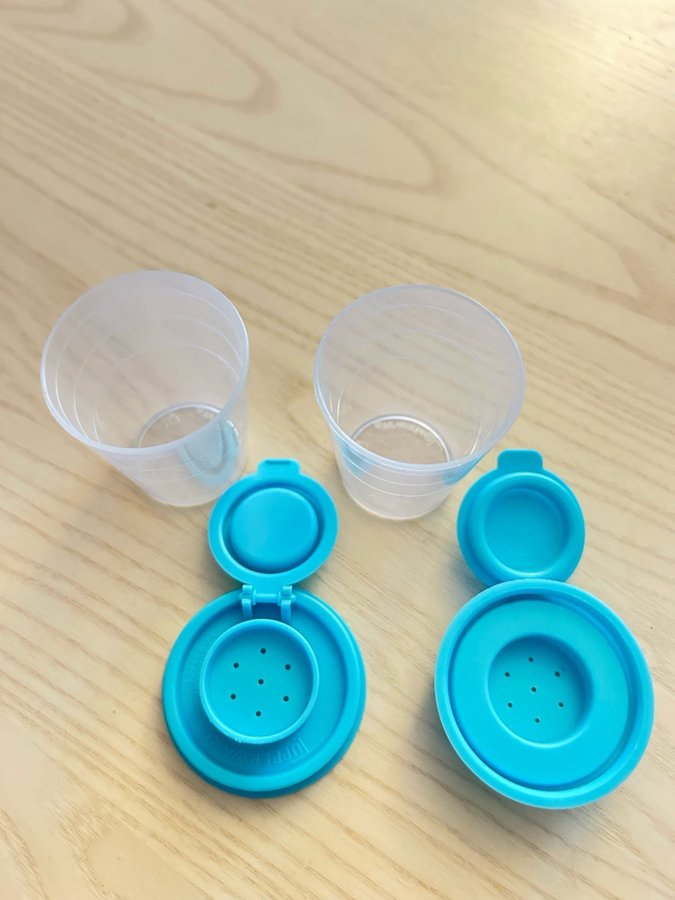 Tupperware 2 st små behållare med lock