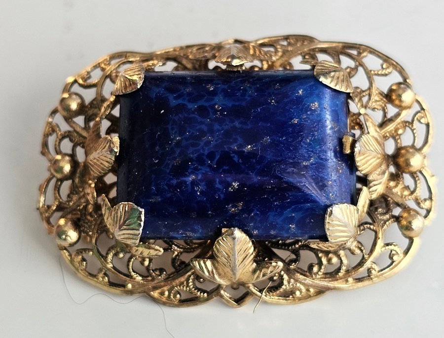 Vintage Brosch med stor lapis sten ?