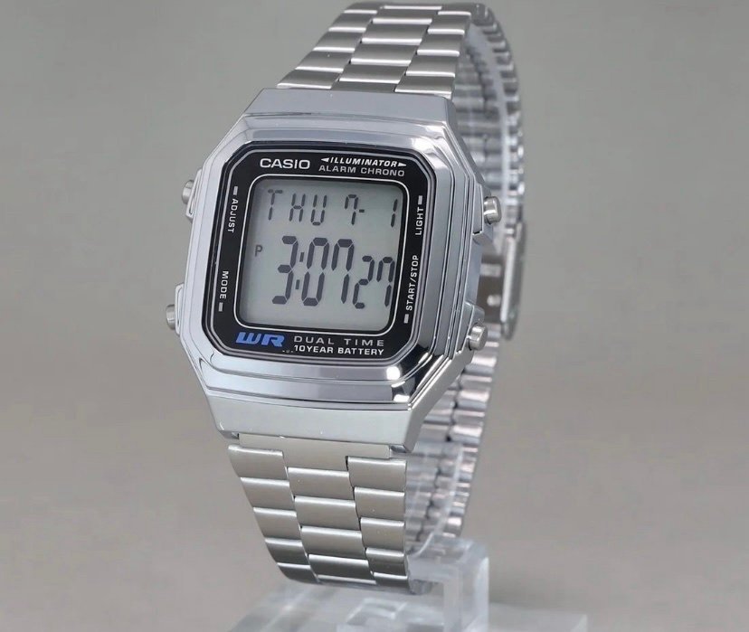 Casio Digital Klocka med Metallarmband