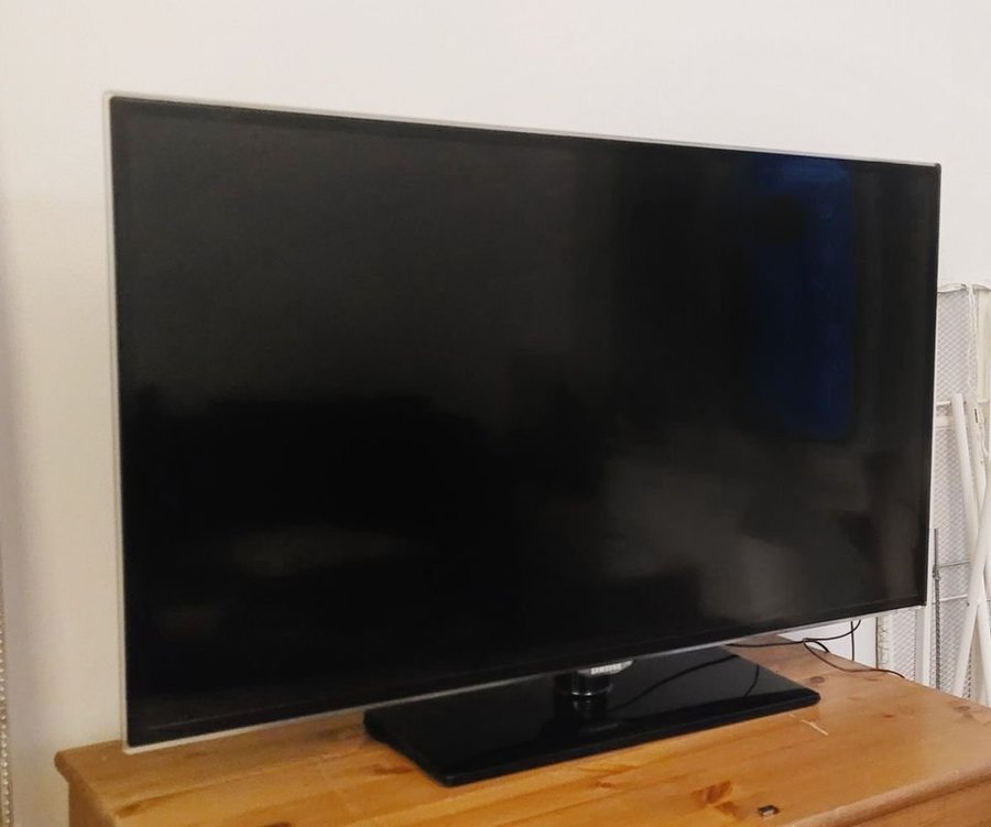 Samsung TV 46 tum ES5505