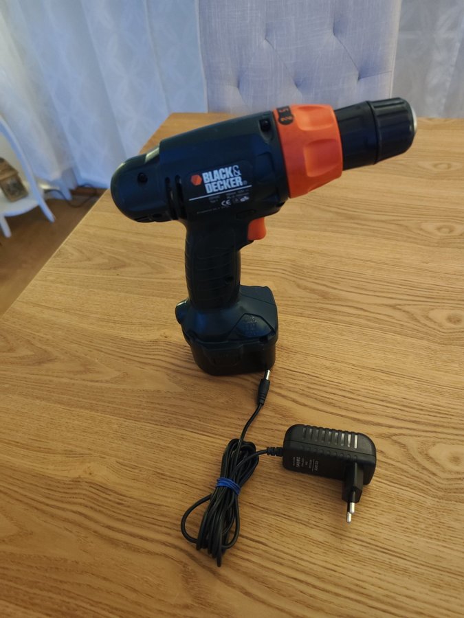 Black  Decker Sladdlös Borrmaskin 12V