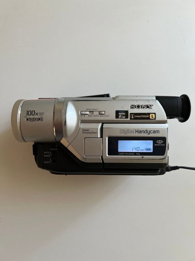 Sony DCR-TRV320E PAL Digital Handycam. 100x Digital Zoom Digital8. funkar bra