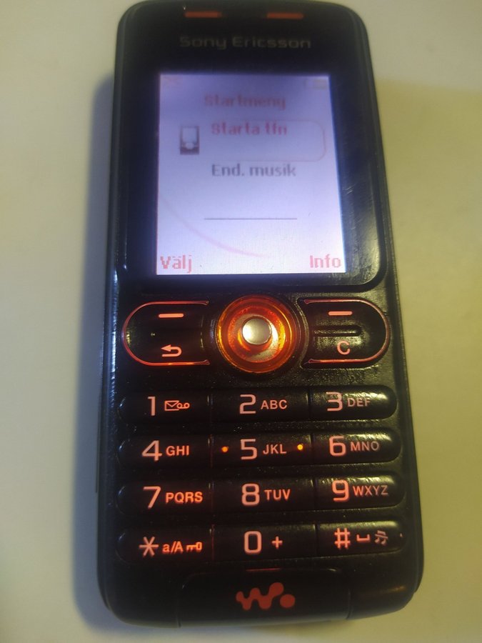 Sony Ericsson mobiltelefon w200i