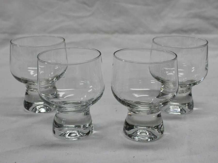 4 Crown Corning Seltzerglas Vitvinglas 70tal