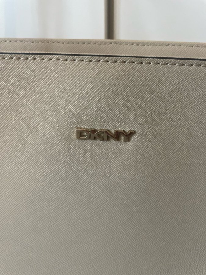 Dkny tote bag