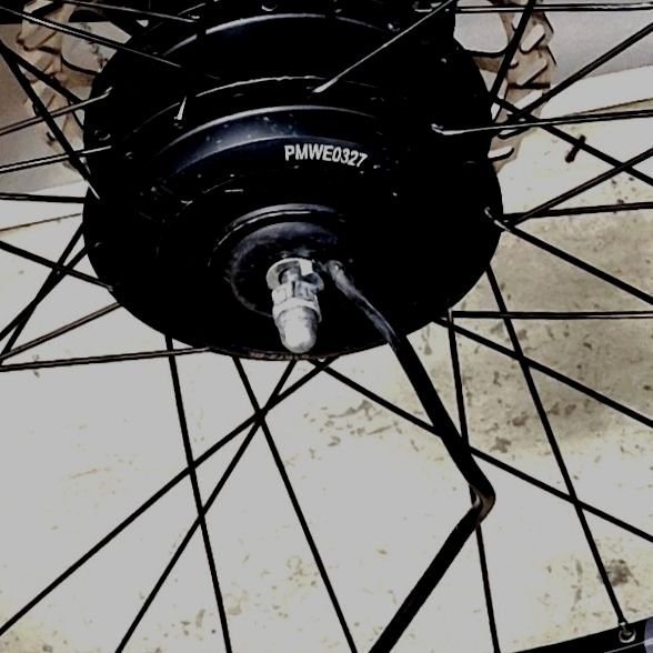 Shimano elcyckel hjul fram ochBakhjul med Shimano Nexus 8-växlad navdynamo