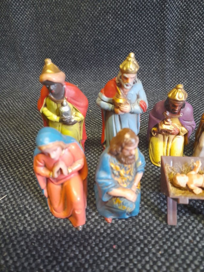 Julkrubba med figurer West germany