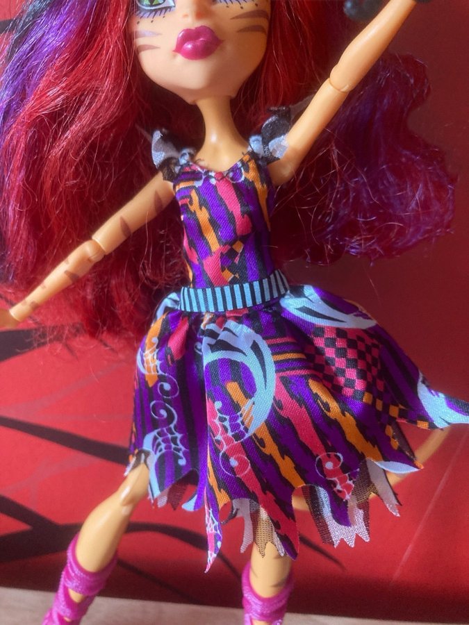 Monster High Toralei Stripes Doll