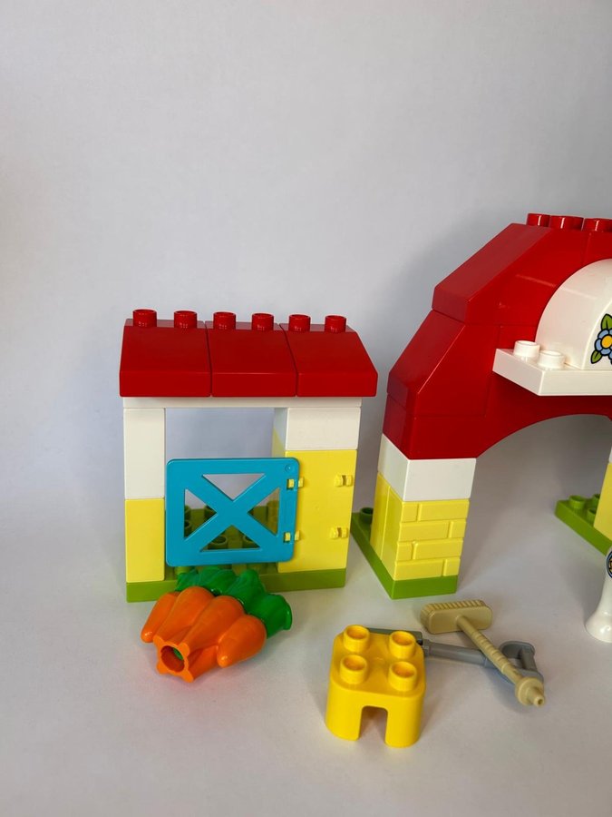 LEGO Duplo Häststall och ponnyvård 10951