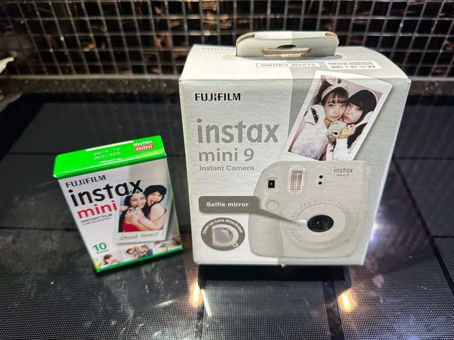 Fujifilm Instax Mini 9 - Smoky White