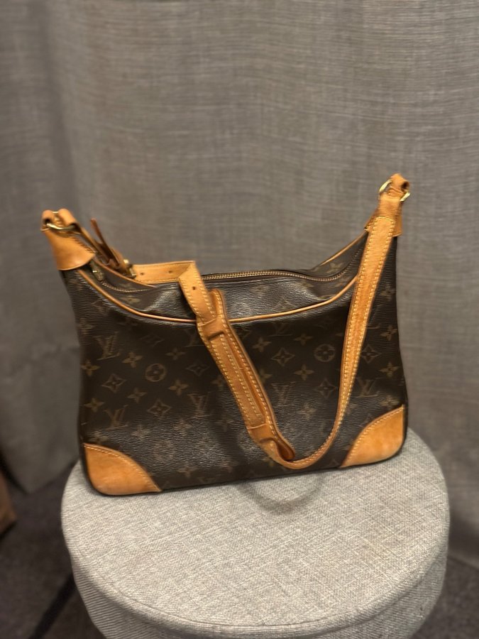 Louis Vuitton Boulogne 30 Monogram