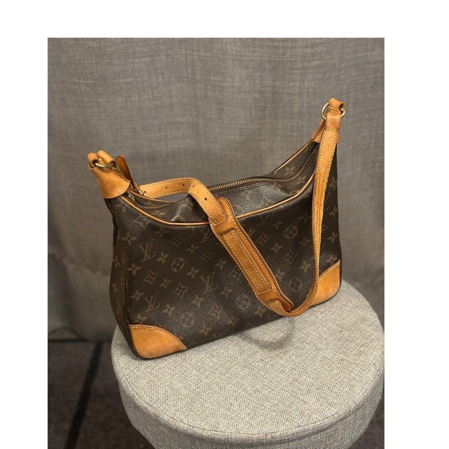 Louis Vuitton Boulogne 30 Monogram