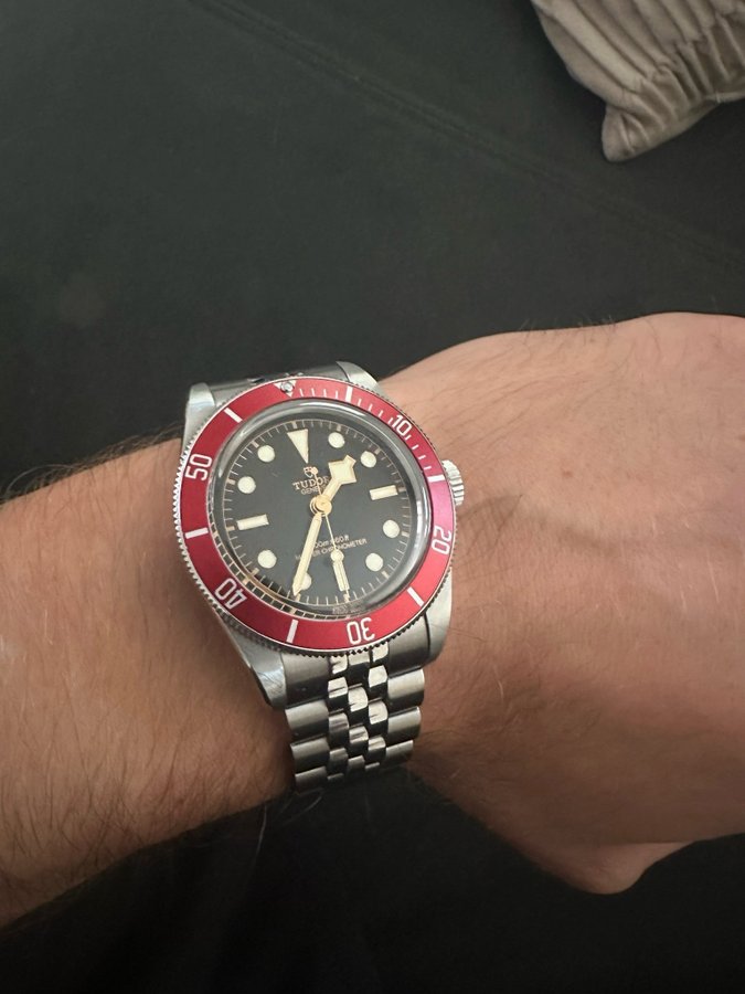 Tudor Black Bay Red