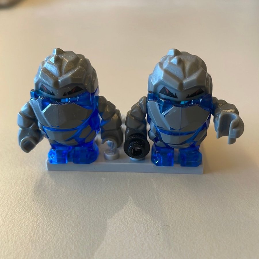 2 st LEGO Minifigurer - Rock Monster