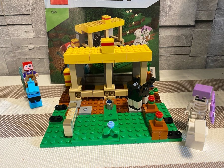 LEGO Minecraft 21171 Häststallet