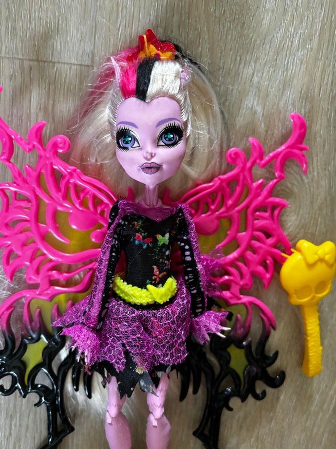 Monster High Bonita femur