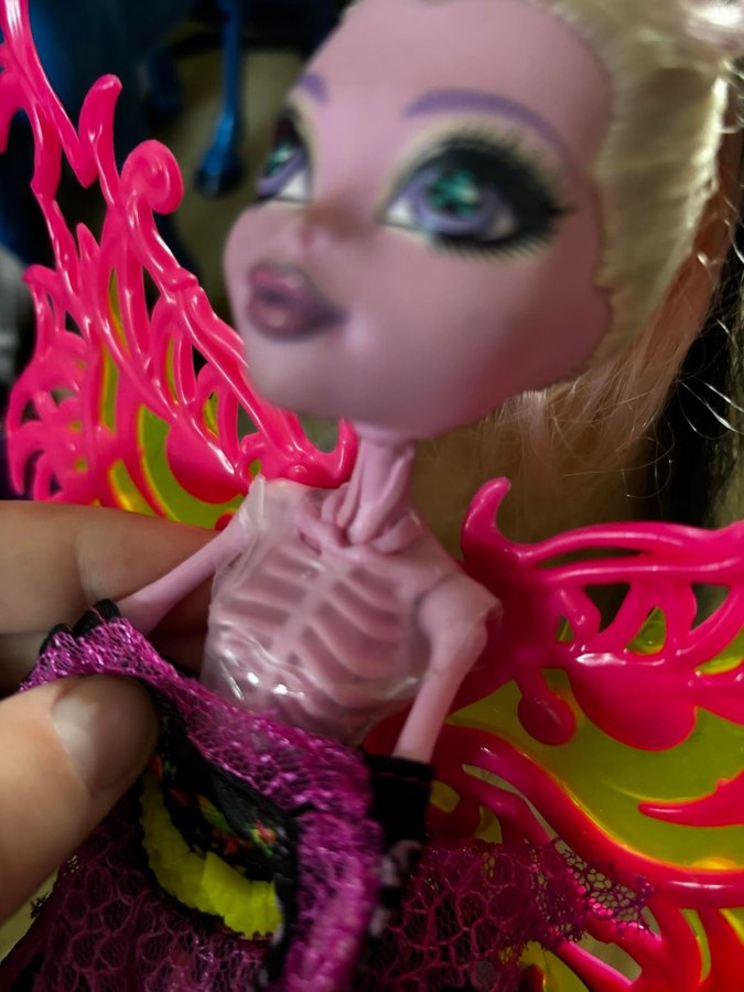 Monster High Bonita femur