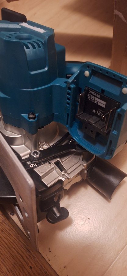 Makita DHS660 18V cirkelsåg ny klinga