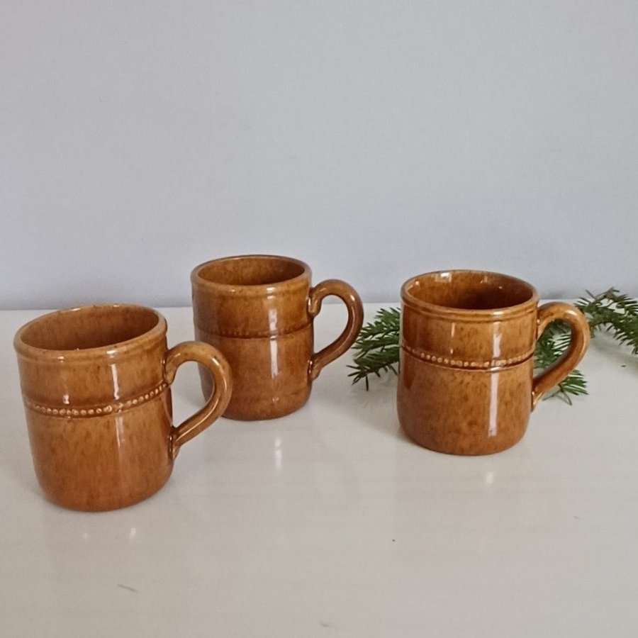 3 Old Höganäs glöggmuggar pärlband retro jul muggar advent keramik glögg bruna