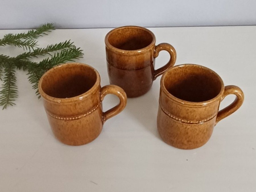 3 Old Höganäs glöggmuggar pärlband retro jul muggar advent keramik glögg bruna